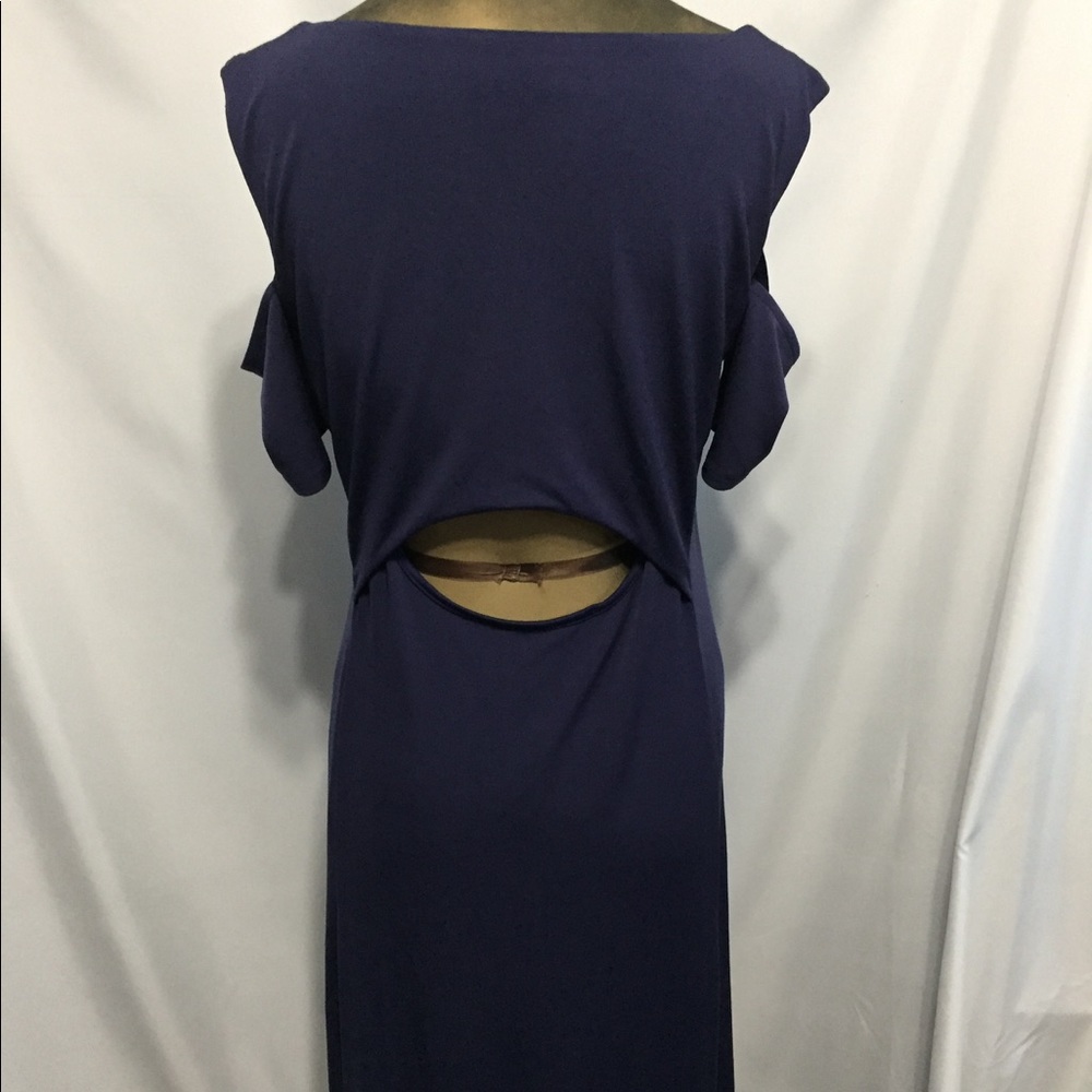High-Low Cold Shoulder Dress - Picture 6 of 7